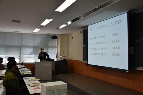 クラス担任は、則竹先生（写真）、丸山先生です。
